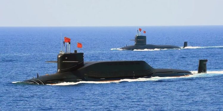 Kina lëshon në det një supernëndetëse drejt Pakistanit, alarmohet SHBA