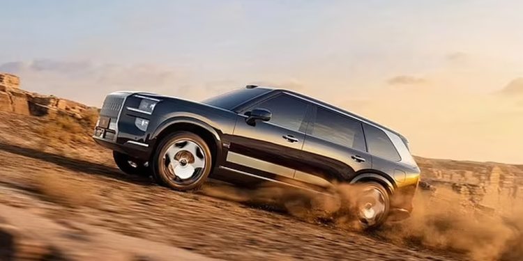 Kina sfidon gjigantët e luksit, prodhon makinën që e krahasojnë me Rolls-Royce Cullinan, por me çmim shumë më të lirë