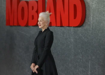 Helen Mirren: Nuk duhet frikësuar nga plakja