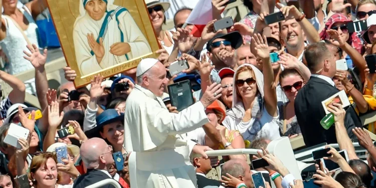 PROFIL/ Trashëgimia e Papa Françeskut: I dashur nga miliona, i urryer nga elita e vjetër