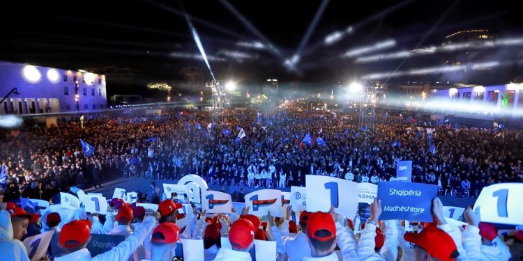 Për një Shqipëri Madhështore/ Berisha: Më 9 maj në ora 19:00 në Bulevardin e Ri, Tiranë, përmbyllim një rrugëtim, nisim një mision