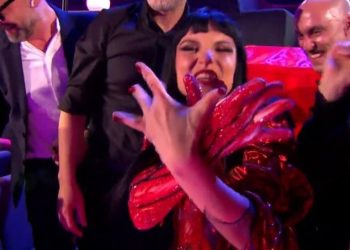 Shqipëria në finalen e Eurovision, mediat serbe shpërthejnë: Provokim i pastër, tregoi shqiponjën me dy koka