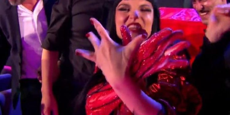 Shqipëria në finalen e Eurovision, mediat serbe shpërthejnë: Provokim i pastër, tregoi shqiponjën me dy koka