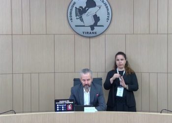 Shqipëria zgjedh, Celibashi: 8% e qendrave të votimit u hapën me vonesë