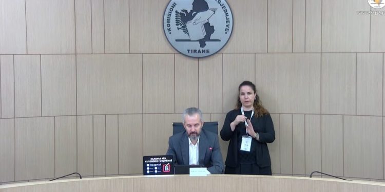 Shqipëria zgjedh, Celibashi: 8% e qendrave të votimit u hapën me vonesë