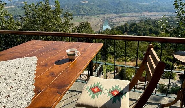 Fshatra të qetë, lumenj të egër dhe aventura të pazakonta, The Time: Ana sekrete e jugut të Shqipërisë