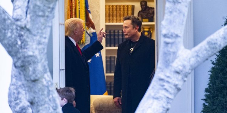 Çfarë ndodh kur Presidenti i SHBA zihet me njeriun më të pasur në botë?