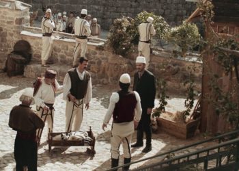 Regjisori malazez, film për familjen shqiptare: nisin polemikat