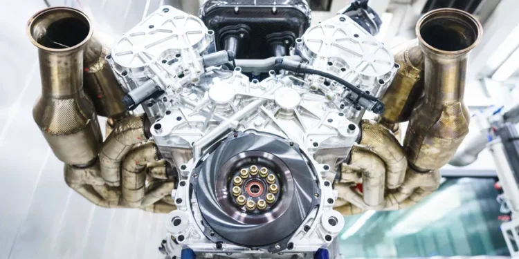 Britania planifikon grant për automjetet me motorë V12