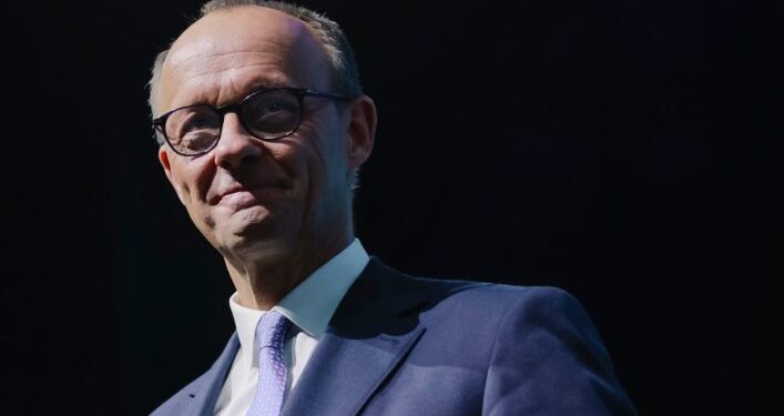 Merz viziton Britaninë teksa Europa bashkohet përballë kërcënimeve