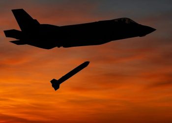 Armët bërthamore amerikane rikthehen në Britani pas mbi një dekade