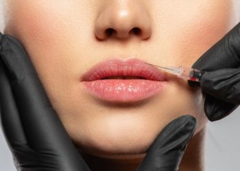 Alarm në Britani, injeksionet e paligjshme të botoksit shkaktojnë panik te qytetarët, simptomat nga paraliza në fytyrë deri te vështirësitë në frymëmarrje