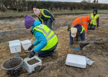 Zbulim arkeologjik në Angli: Gjurmë të një vendbanimi romak dhe shpatave të rralla në Cotswolds