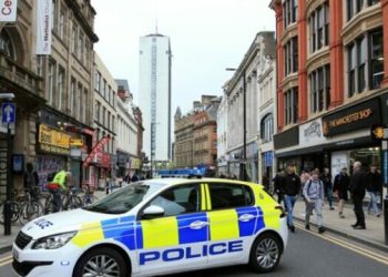 Anglia shpall ‘non grata’ shqiptarin e përfshirë në trafik njerëzish