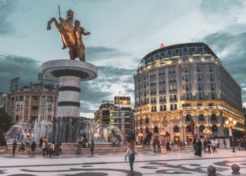 Maqedonia e Veriut paralajmëron taksa për të pamartuarit