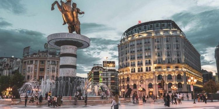 Maqedonia e Veriut paralajmëron taksa për të pamartuarit