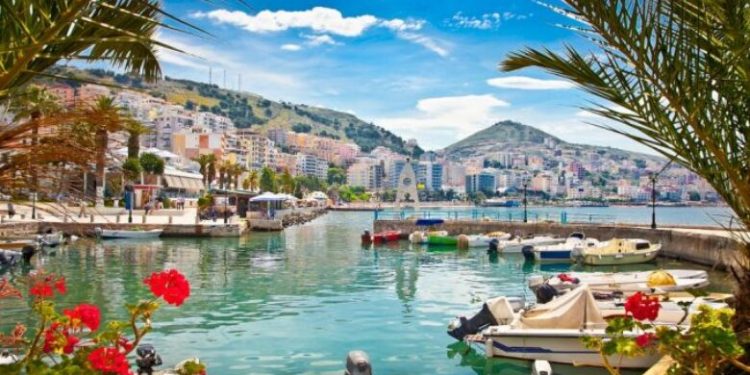 E përditshmja britanike “Mirror”: Eksploroni Shqipërinë – perlën evropiane me plazhe mahnitëse, male dhe qytete historike