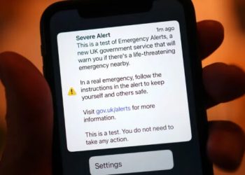 Britania do të testojë alarmet e urgjencave në celularë