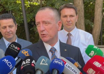 Implementimi i gjuhës shqipe, “kohezioni mes maqedonasve dhe shqiptarëve me rëndësi për stabilitetin”