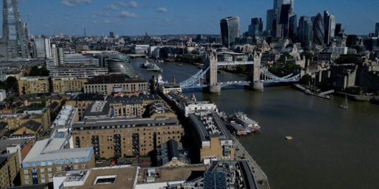 Frikë nga spiunazhi? Punimet në bodrumin e ambasadës kineze përplasin Londrën me Pekinin