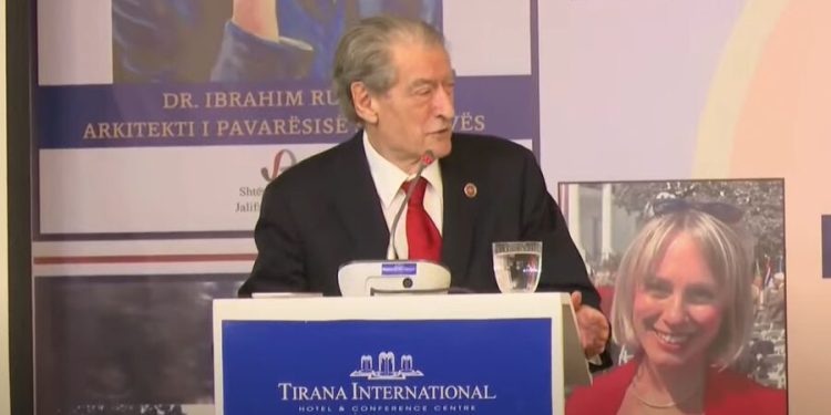 Denoncon Berisha: Narkoregjimi i Ramës ka marrë peng shtatoren e Ibrahim Rugovës, e mban në magazina prej 5 vitesh