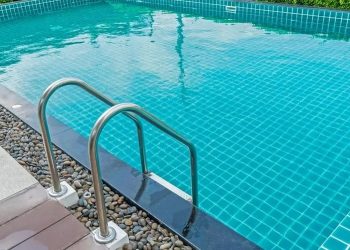 E rëndë në Greqi, 4-vjeçarja shqiptare mbytet në pishinën e një vile