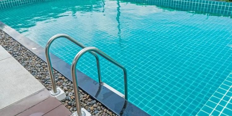 E rëndë në Greqi, 4-vjeçarja shqiptare mbytet në pishinën e një vile