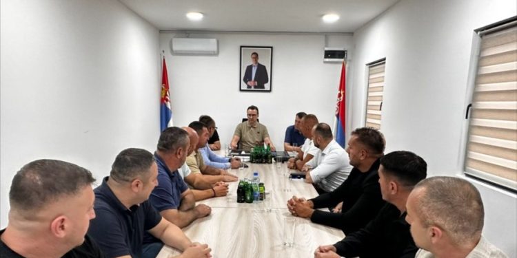 Zyrtarë të Listës Serbe takohen me Petkoviqin në Serbi, një ditë pasi s’u certifikuan për zgjedhje në Kosovë