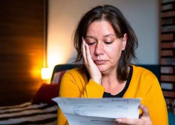 Britania, zbritje faturash për të “heshtur” kritikët – Familjet që jetojnë pranë infrastrukturave të energjisë, deri në 2,500 paund ulje