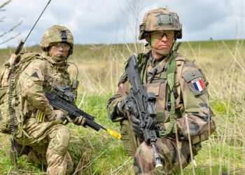 Franca dhe Britania e Madhe: Të gatshëm për të vendosur një “forcë sigurie” në Ukrainë pas armëpushimit