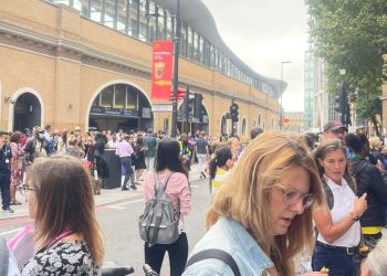 Spitali i Londrës detyrohet të evakuojë 150 persona pas rrjedhjes së gazit të klorit