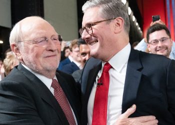 Neil Kinnock i bën thirrje qeverisë të heqë kufirin e dy fëmijëve në përfitimet