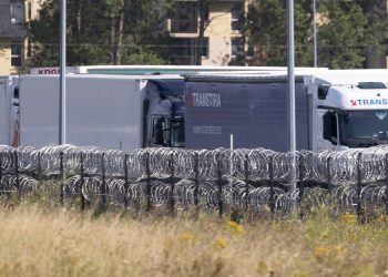 Ishin nisur për në Britani, 13 emigrantë gjenden të ngrirë në një kamion frigoriferik