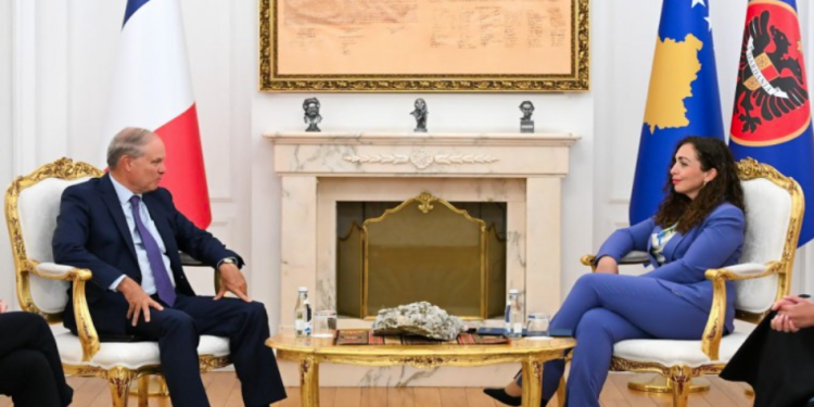 Osmani pret të dërguarin e posaçëm të Francës për Ballkanin Perëndimor, diskutohet mbi sigurinë rajonale