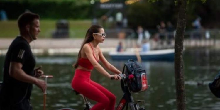 Edhe Londra me temperatura të pazakonta