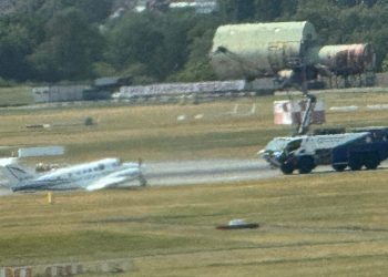 Incident ajror në Birmingham, mbyllet pista pasi një avioni iu bllokua helika