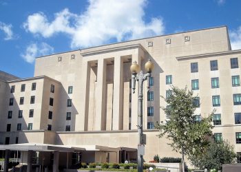 Studentë, kujdes me vizat e studimit në SHBA, ambasada amerikane në Tiranë sqaron arsyet e anulimit