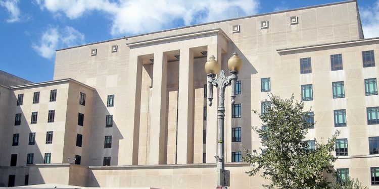 Studentë, kujdes me vizat e studimit në SHBA, ambasada amerikane në Tiranë sqaron arsyet e anulimit