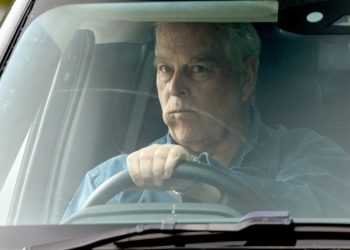 Libri që tregon marrëdhënien e vëllait të mbretit të Anglisë dhe Epstein, autori anglez: Financieri amerikan shiti sekretet e princit Mossadit, Arabisë dhe Libisë