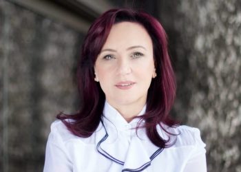 Intervista/ Linda Rama flet për familjen, distancën me pushtetin dhe reformat e fundit