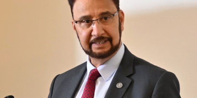 Qipro përshëndet dorëheqjen e të dërguarit tregtar të Mbretërisë së Bashkuar pas vizitës në veri