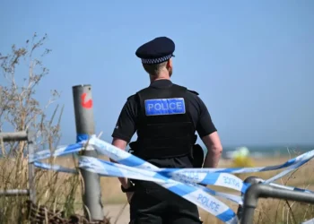 Angli/ Një person humb jetën pas një përleshje me disa adoleshentë, arrestohen një vajzë 16-vjeçare dhe dy djem 15-vjeçarë