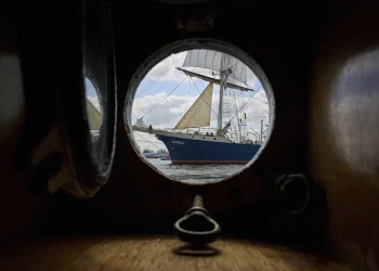 FOTOT- Anijet historike mbushin Amsterdamin për festivalin detar SAIL 2025