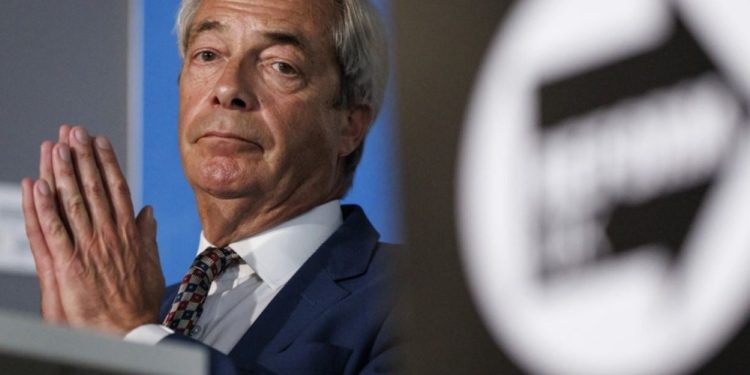 Udhëheqësi i partisë së ekstremit te djathtë në Britani si Trump, paralajmëron deportime masive të emigrantëve