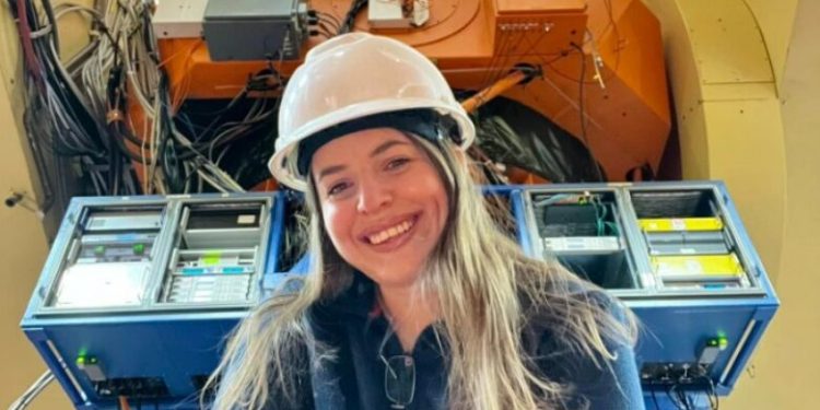 Astronomja nga Kosova shpërblehet me propozimin më të mirë të doktoraturës nga Universiteti i Kalifornisë