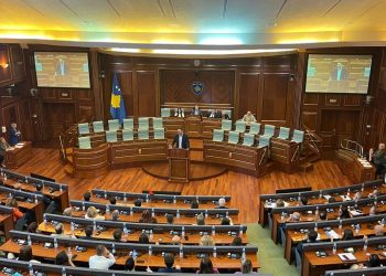 VV ndërron kandidaten për kryeparlamentare, por opozita nuk e voton as Gërvallën