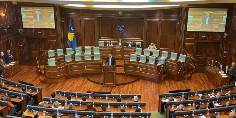 VV ndërron kandidaten për kryeparlamentare, por opozita nuk e voton as Gërvallën