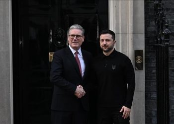 Kryeministri britanik dhe presidenti ukrainas do të takohen në Londër përpara takimit Trump-Putin