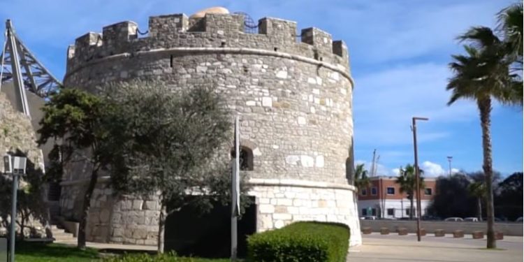 Rritet interesi i turistëve në Durrës, Torra Veneciane një nga destinacionet më të pëlqyera