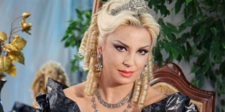 Incident në Teatrin e Operas, sopranoja Eva Golemi dërgohet në spital pas rrëzimit në skenë